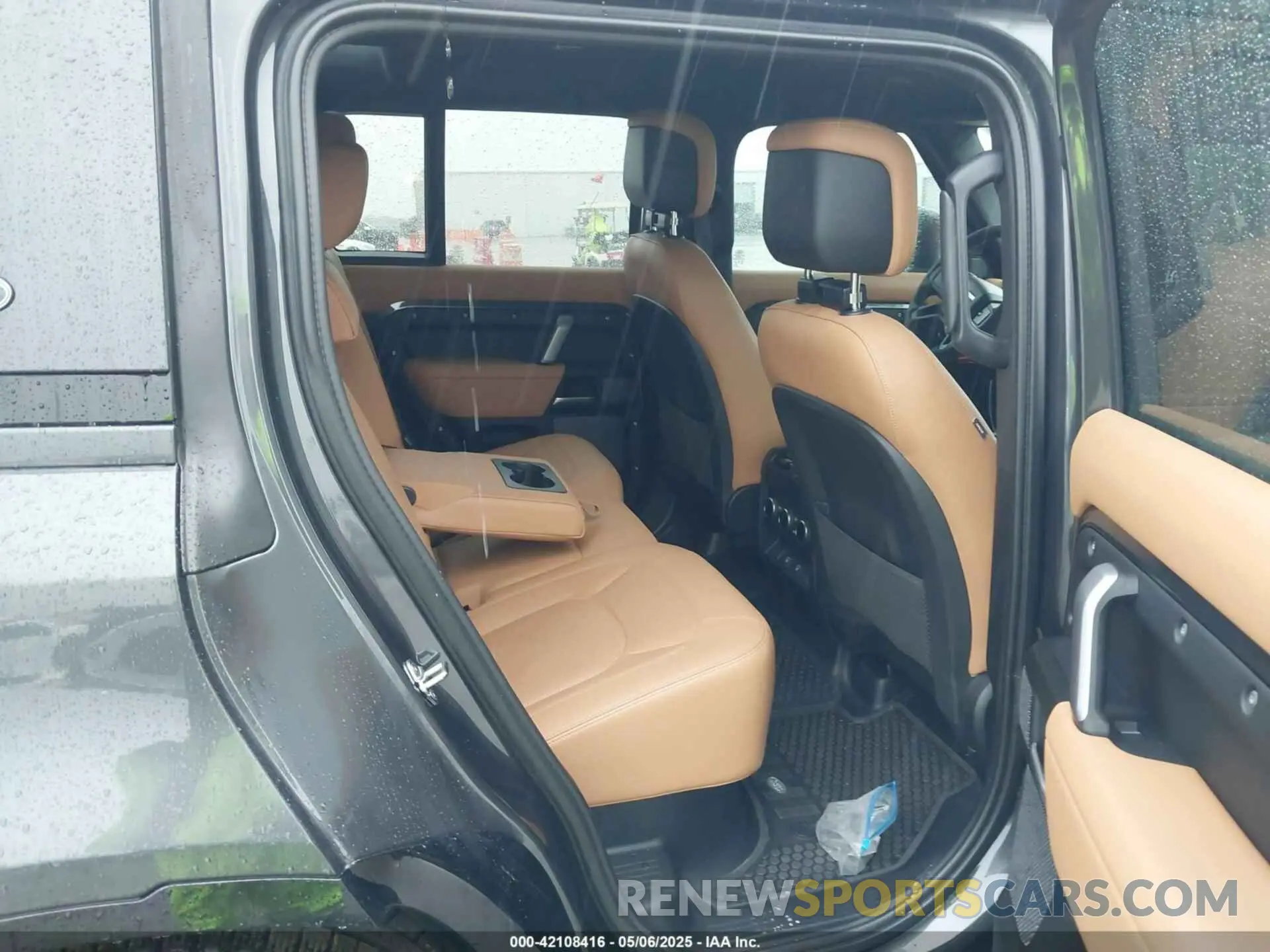 8 fotografías del automóvil dañado SALEWEEE8P2124272 LAND ROVER DEFENDER 2023