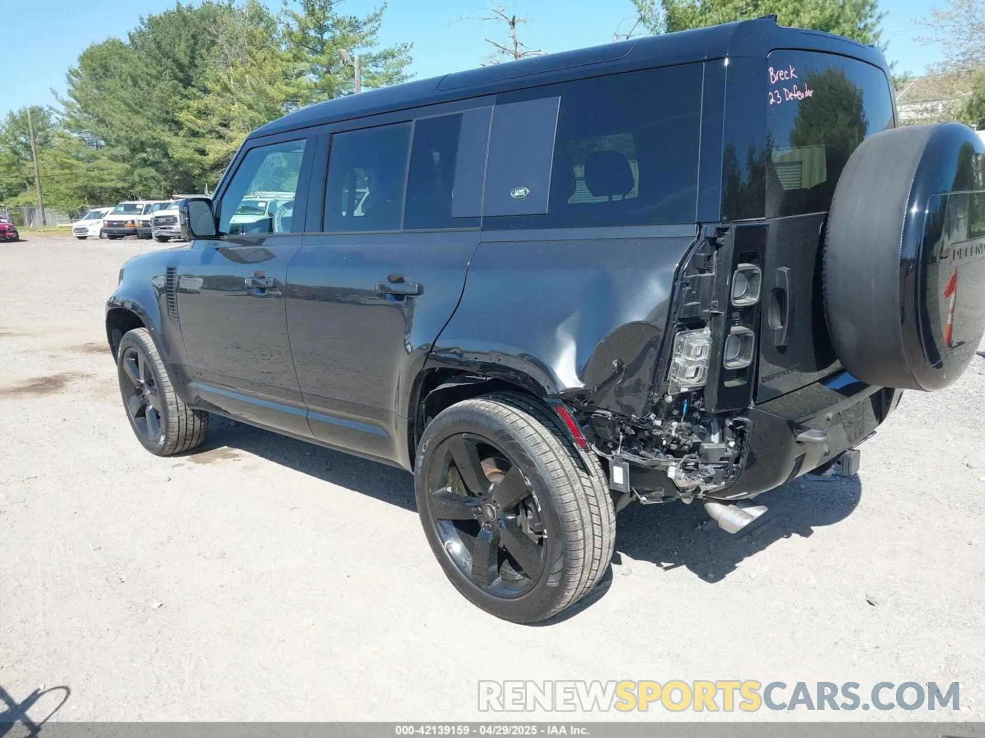 3 fotografías del automóvil dañado SALEWEEE8P2196668 LAND ROVER DEFENDER 2023