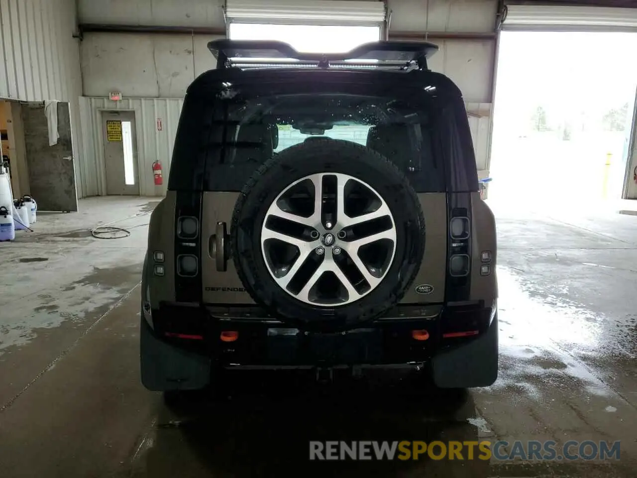 6 fotografías del automóvil dañado SALEX7EU8P2140939 LAND ROVER DEFENDER 2023