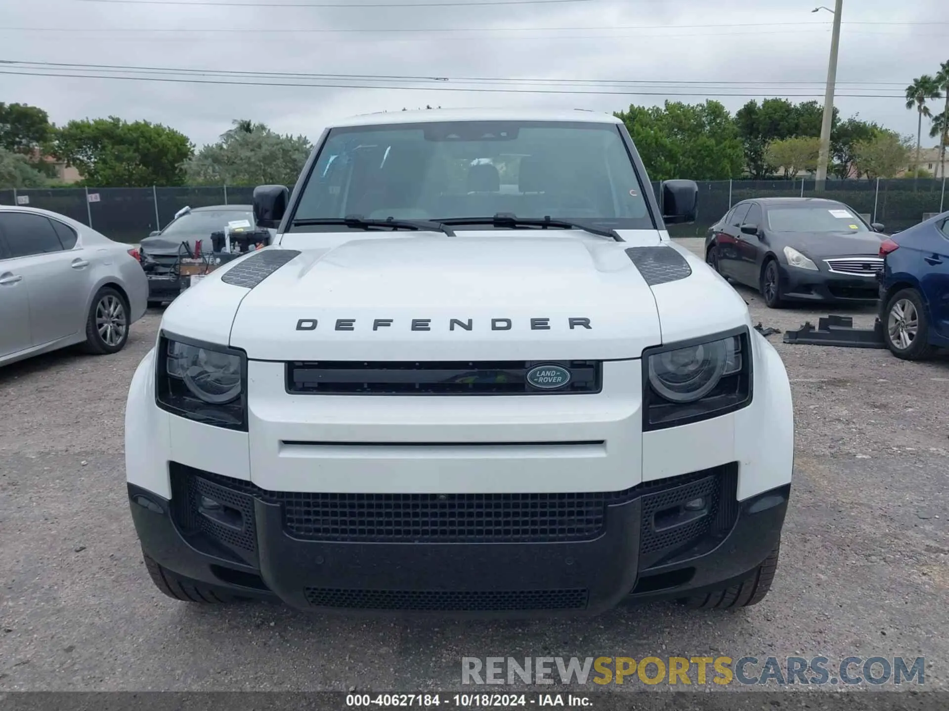 13 fotografías del automóvil dañado SALE26EUXR2277604 LAND ROVER DEFENDER 2024