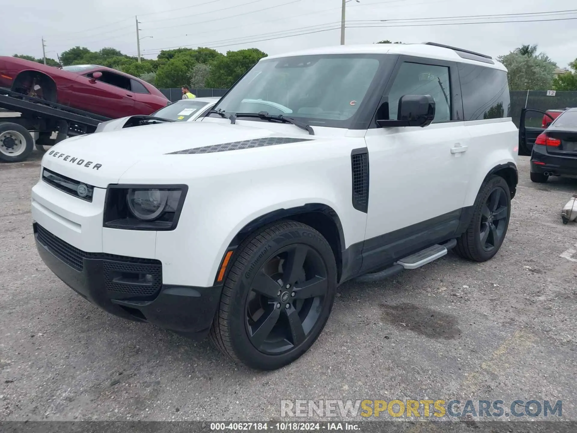 2 fotografías del automóvil dañado SALE26EUXR2277604 LAND ROVER DEFENDER 2024