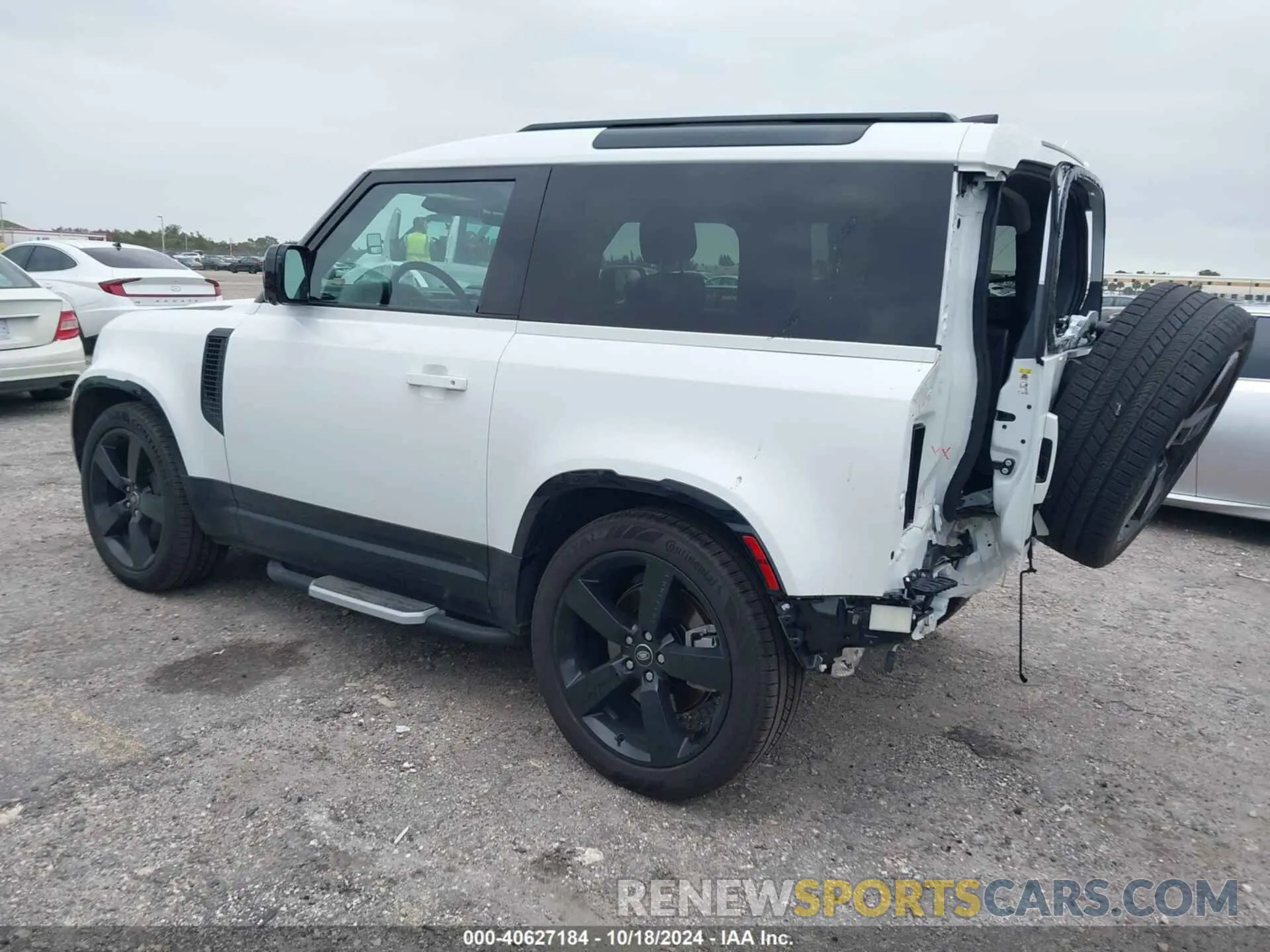 3 fotografías del automóvil dañado SALE26EUXR2277604 LAND ROVER DEFENDER 2024
