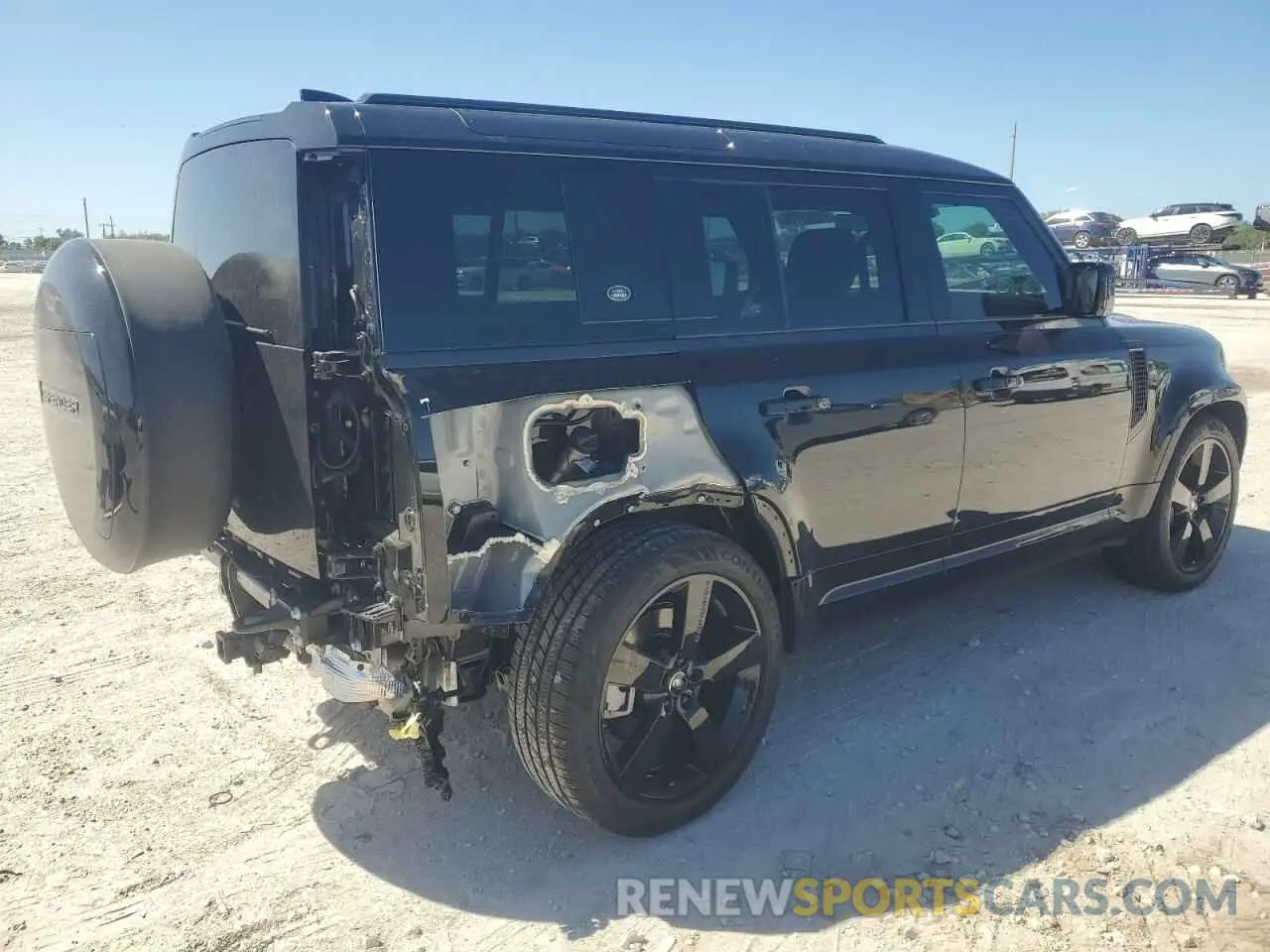3 fotografías del automóvil dañado SALE27EU2R2351734 LAND ROVER DEFENDER 2024