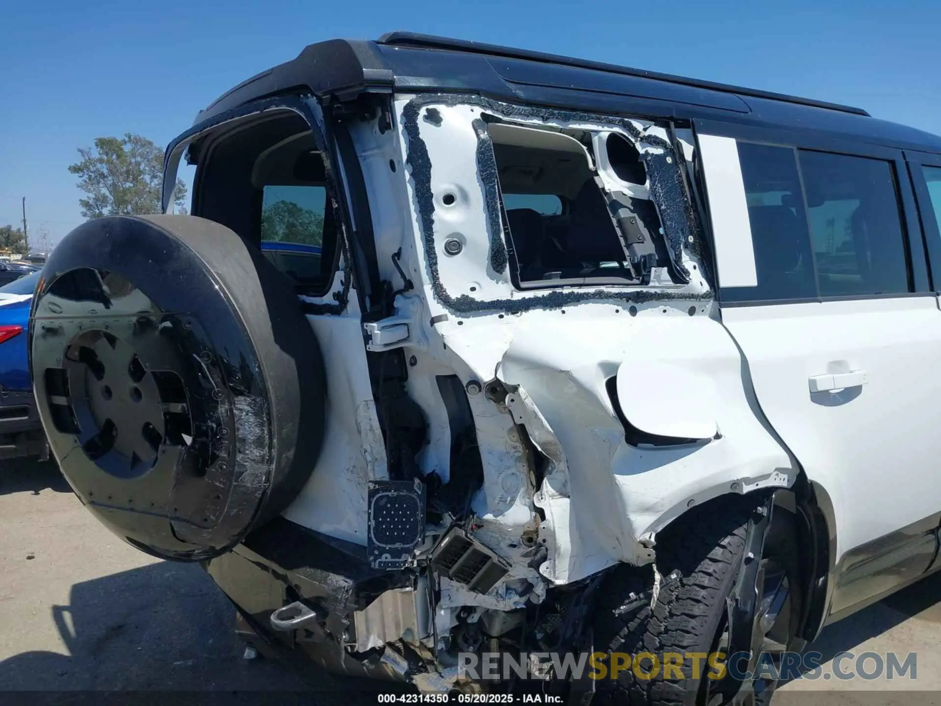 6 fotografías del automóvil dañado SALE27EU5R2352344 LAND ROVER DEFENDER 2024
