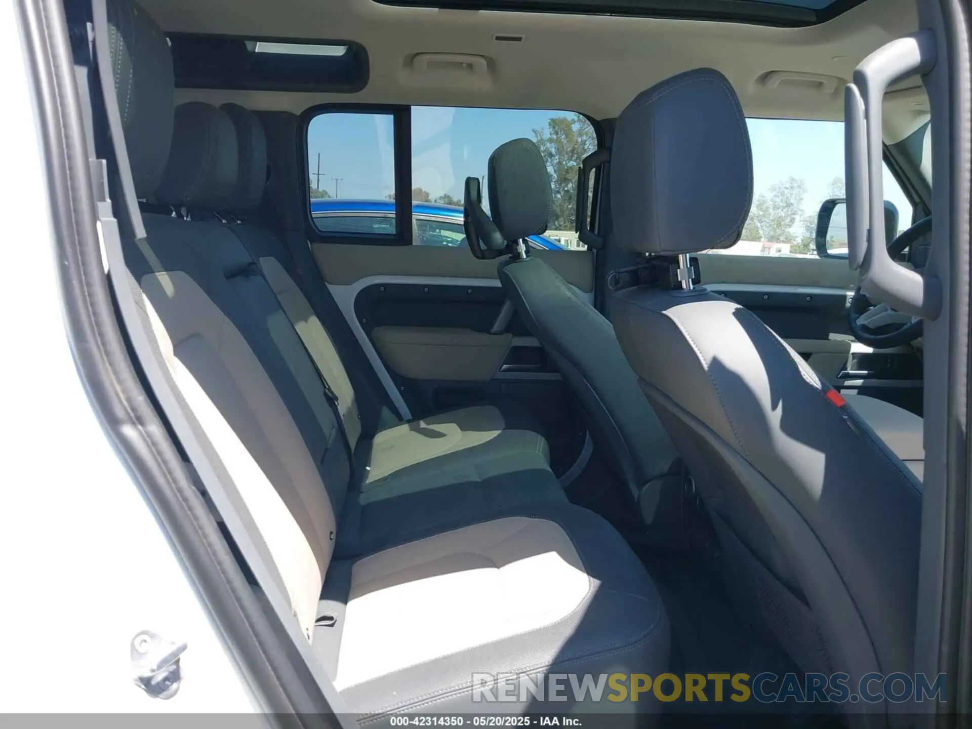 8 fotografías del automóvil dañado SALE27EU5R2352344 LAND ROVER DEFENDER 2024