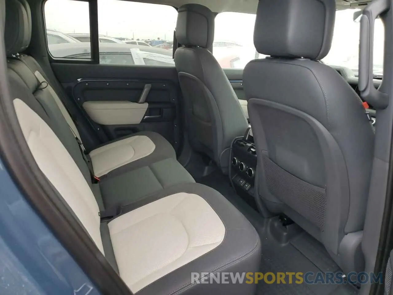 11 fotografías del automóvil dañado SALE27EU6R2262247 LAND ROVER DEFENDER 2024