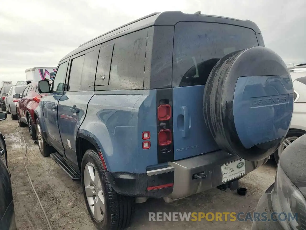 2 fotografías del automóvil dañado SALE27EU6R2262247 LAND ROVER DEFENDER 2024