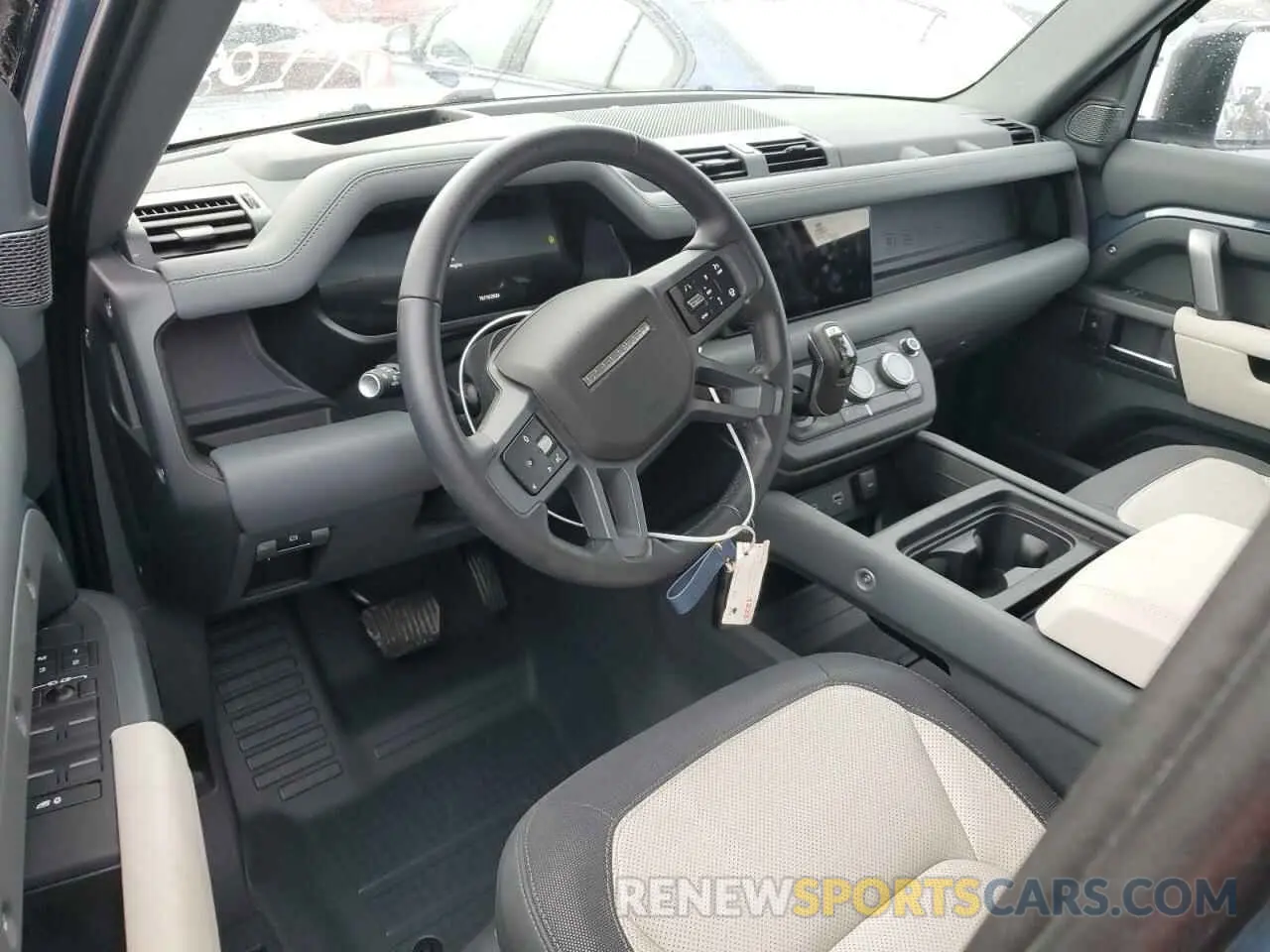 8 fotografías del automóvil dañado SALE27EU6R2262247 LAND ROVER DEFENDER 2024