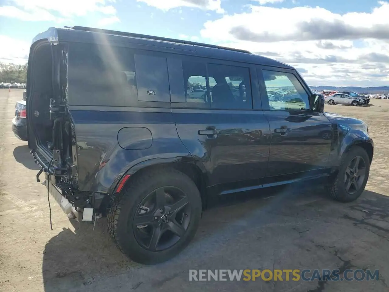 3 fotografías del automóvil dañado SALE27EU6R2351509 LAND ROVER DEFENDER 2024