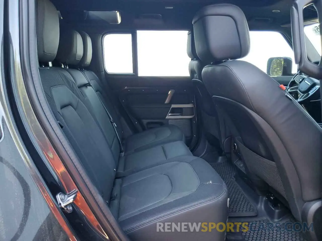 11 fotografías del automóvil dañado SALE27EU8R2307043 LAND ROVER DEFENDER 2024