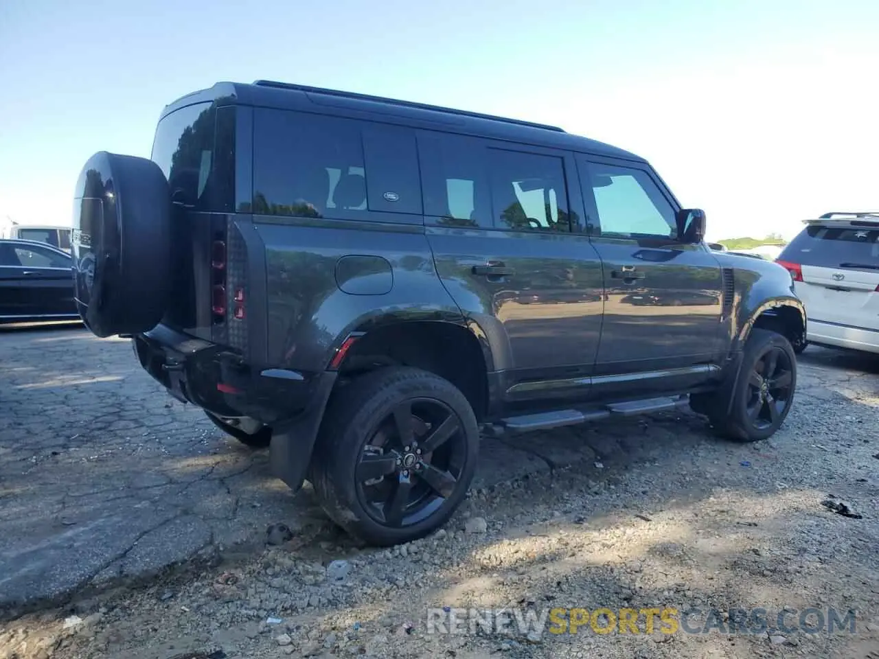 3 fotografías del automóvil dañado SALE27EU8R2307043 LAND ROVER DEFENDER 2024