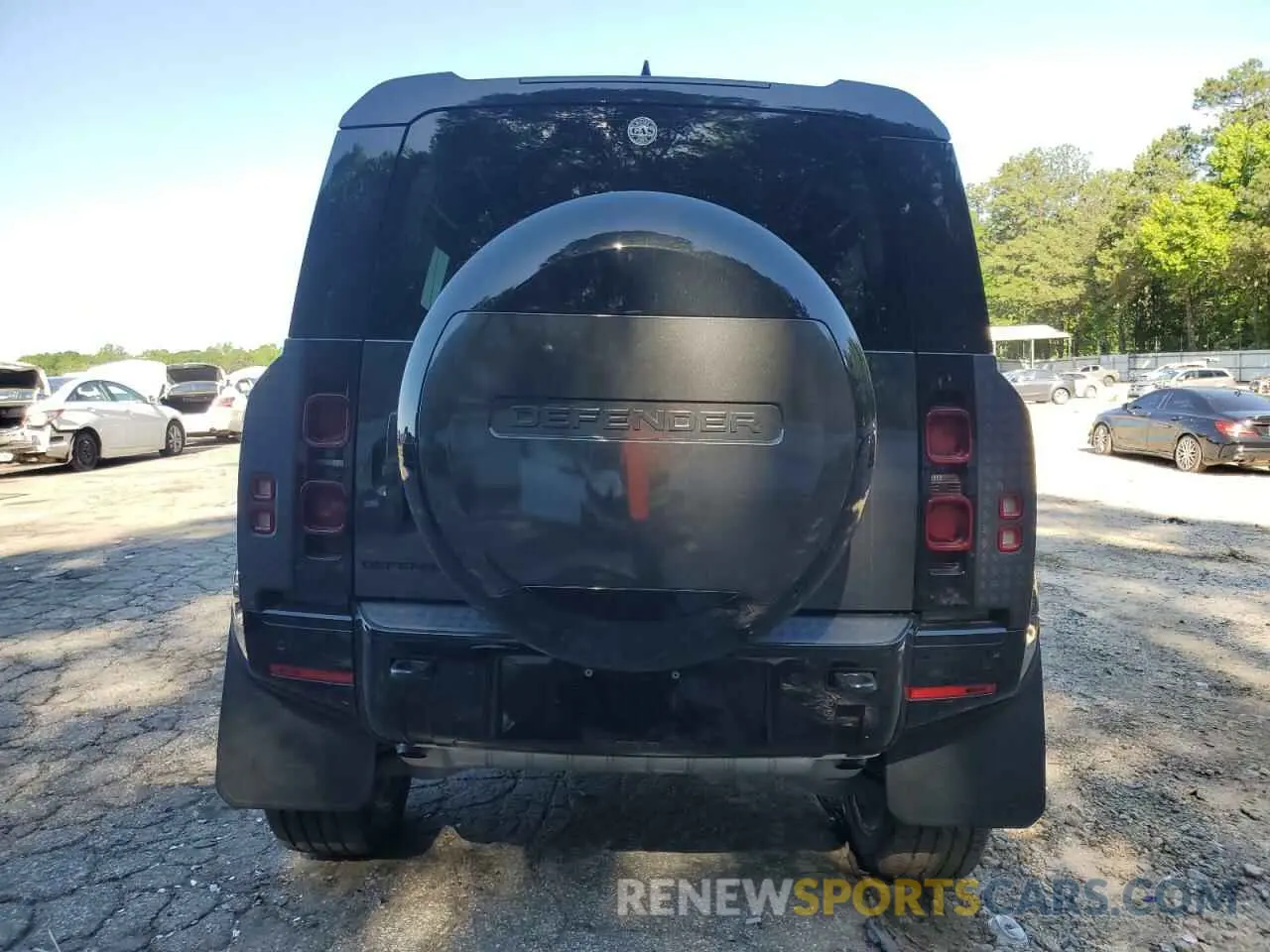 6 fotografías del automóvil dañado SALE27EU8R2307043 LAND ROVER DEFENDER 2024