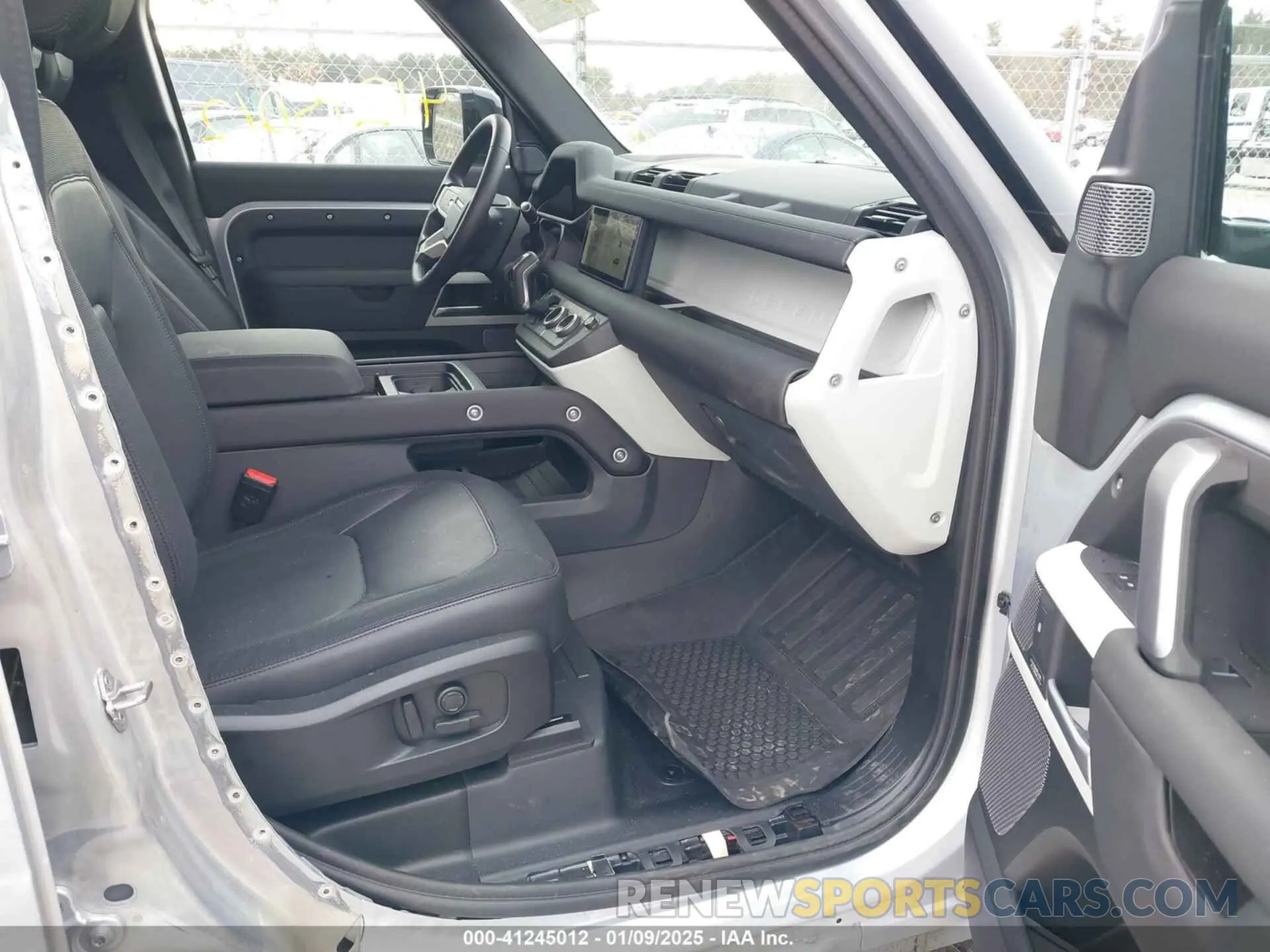 5 fotografías del automóvil dañado SALE27EU8R2335683 LAND ROVER DEFENDER 2024