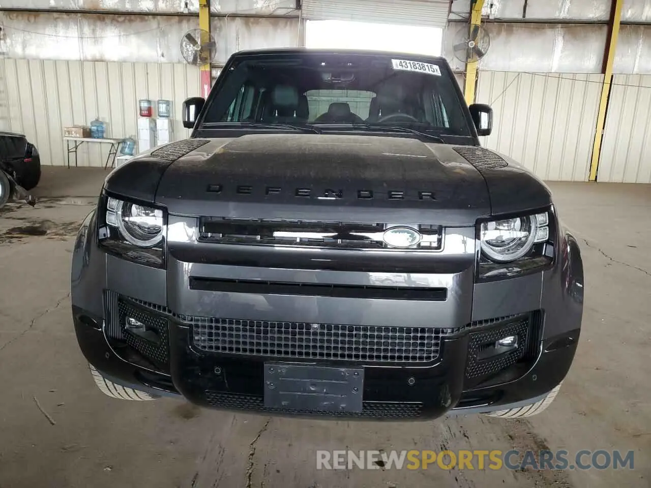 5 fotografías del automóvil dañado SALE27EU9R2318312 LAND ROVER DEFENDER 2024