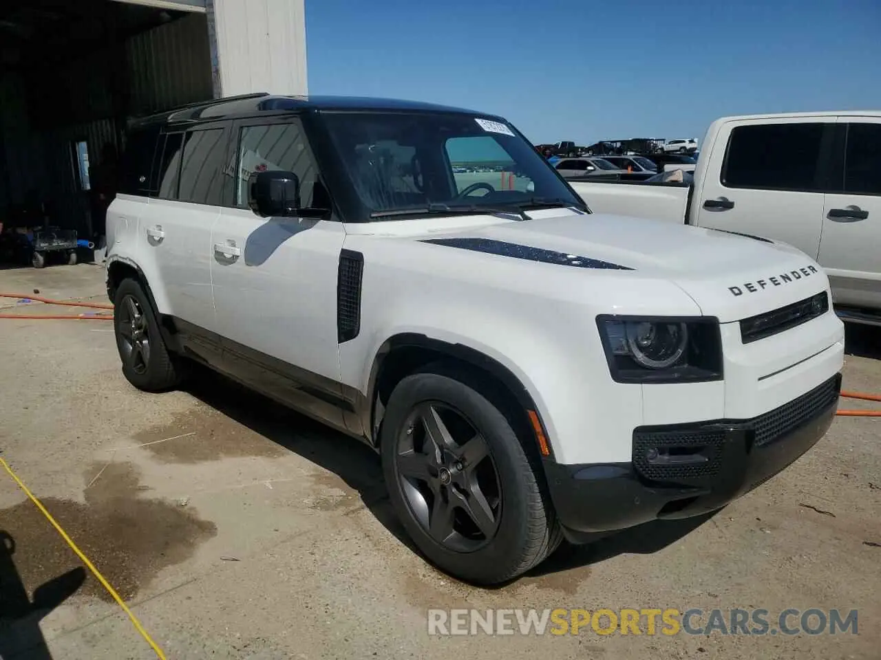 4 fotografías del automóvil dañado SALE27EUXR2289502 LAND ROVER DEFENDER 2024