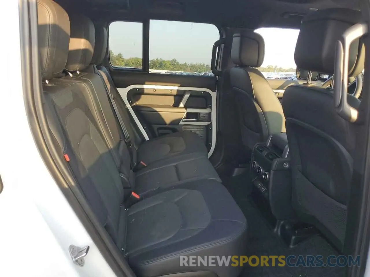 11 fotografías del automóvil dañado SALE2EEU0R2281574 LAND ROVER DEFENDER 2024