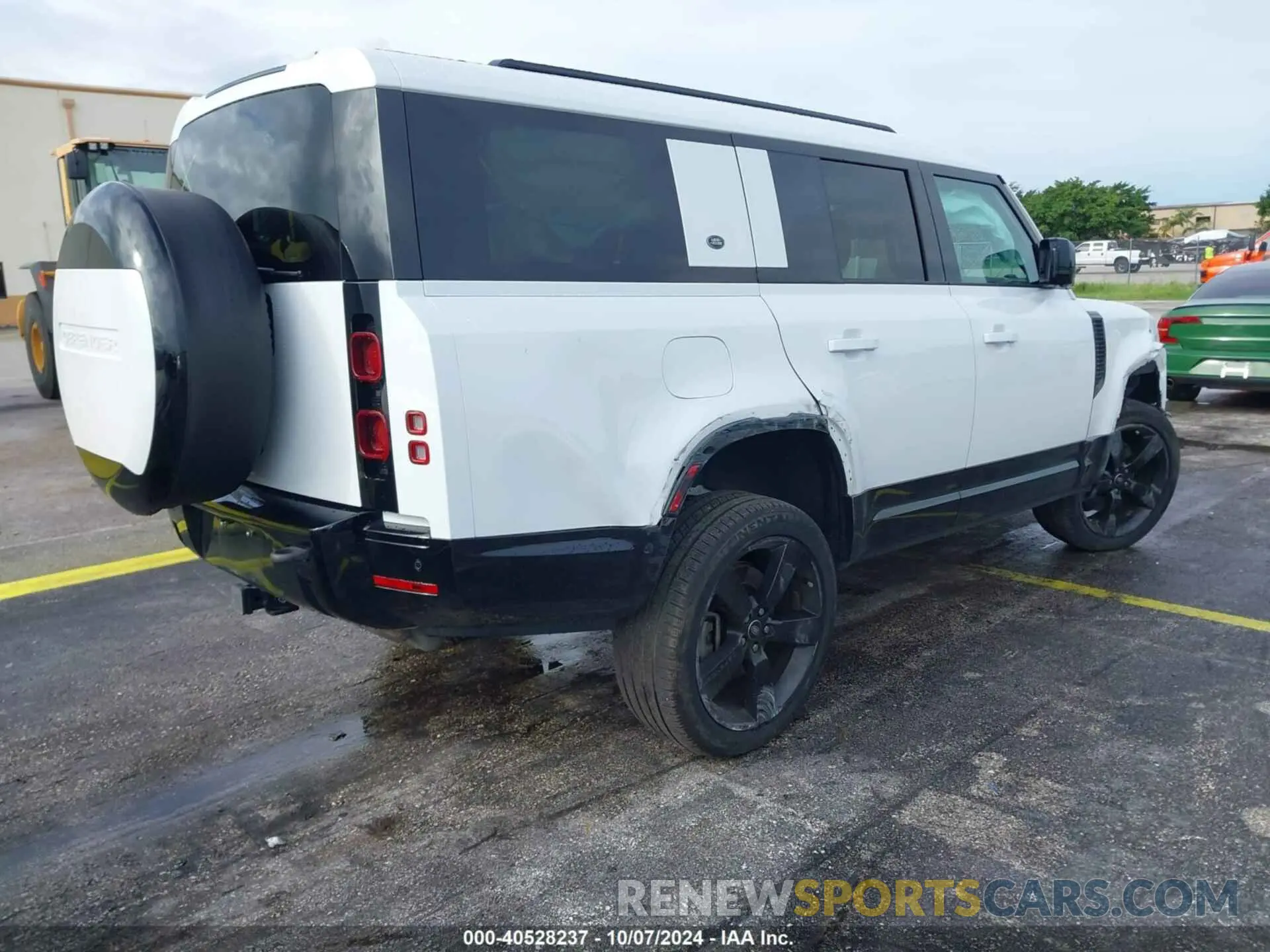 4 fotografías del automóvil dañado SALE2FEU6R2253672 LAND ROVER DEFENDER 2024