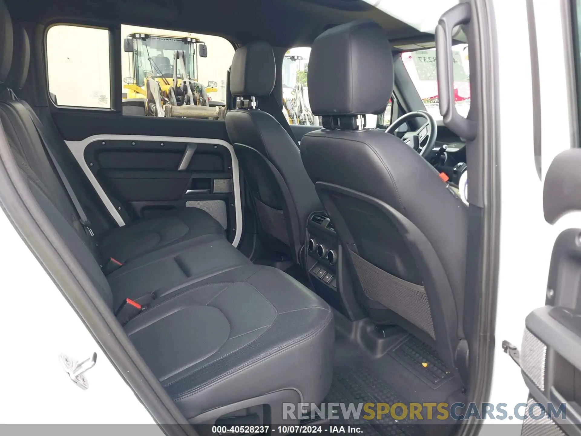 8 fotografías del automóvil dañado SALE2FEU6R2253672 LAND ROVER DEFENDER 2024
