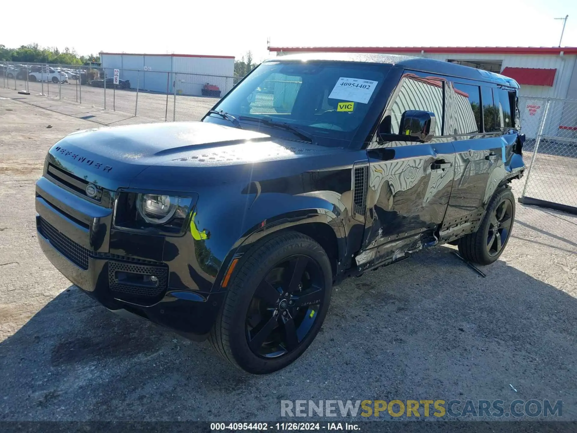 2 fotografías del automóvil dañado SALEBEEE0R2295337 LAND ROVER DEFENDER 2024