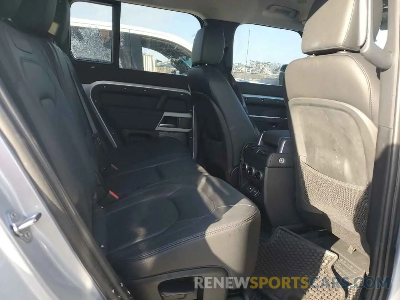11 fotografías del automóvil dañado SALEJEEX3R2276169 LAND ROVER DEFENDER 2024