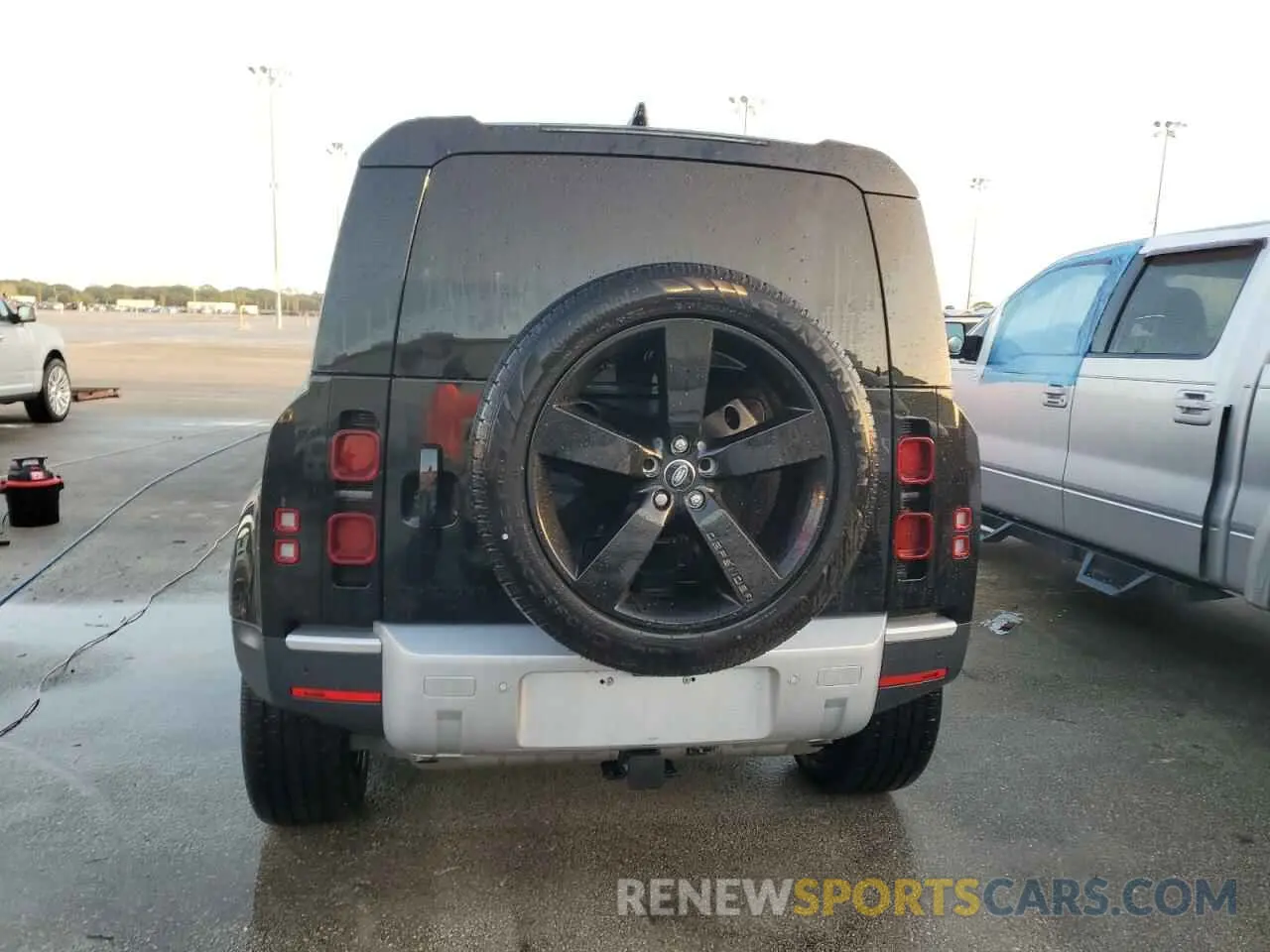 6 fotografías del automóvil dañado SALEJEEX9R2315234 LAND ROVER DEFENDER 2024