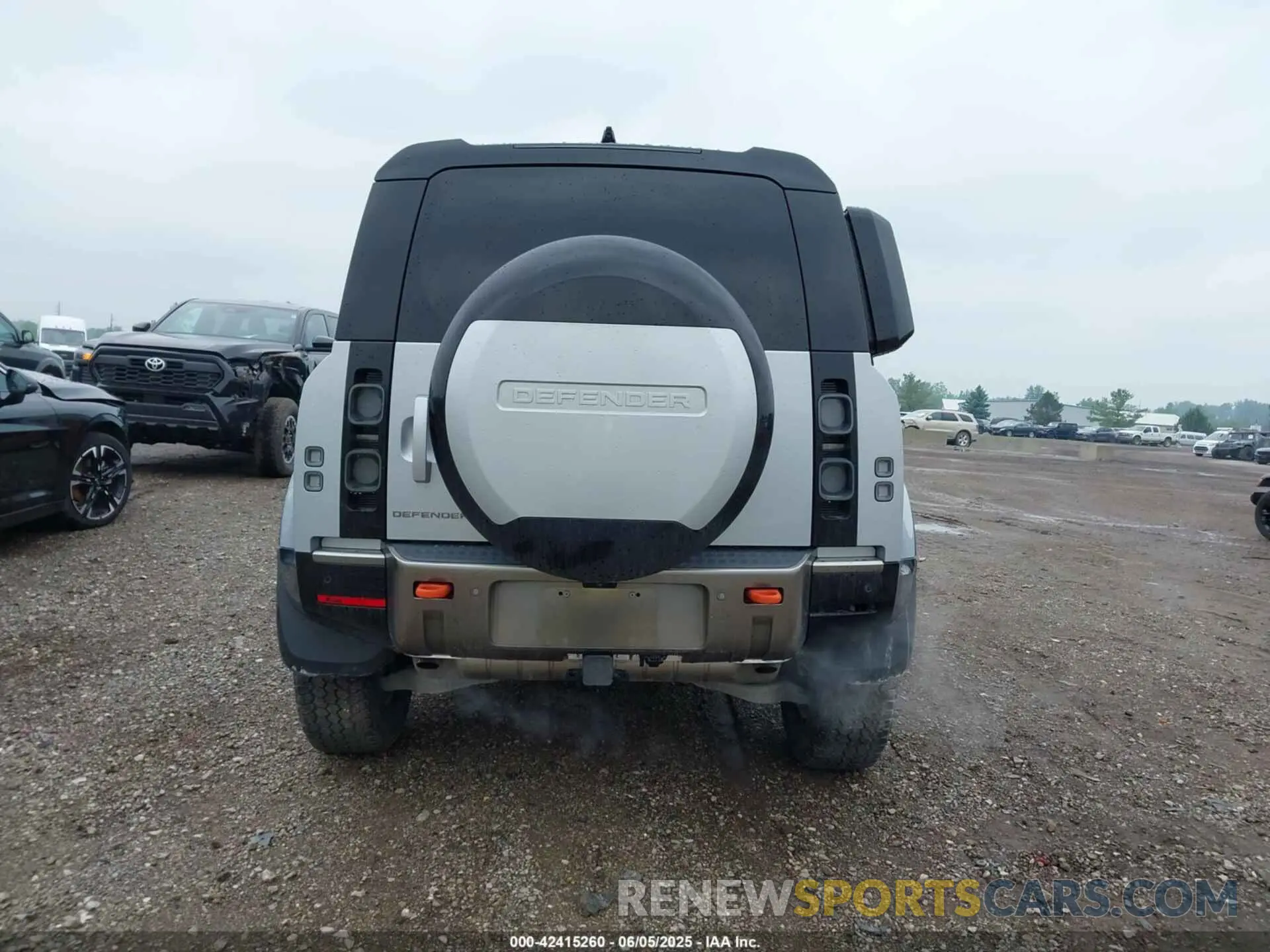16 fotografías del automóvil dañado SALEX7EU3R2271831 LAND ROVER DEFENDER 2024