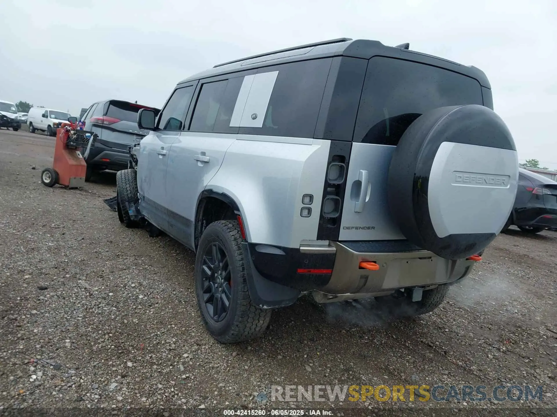 3 fotografías del automóvil dañado SALEX7EU3R2271831 LAND ROVER DEFENDER 2024