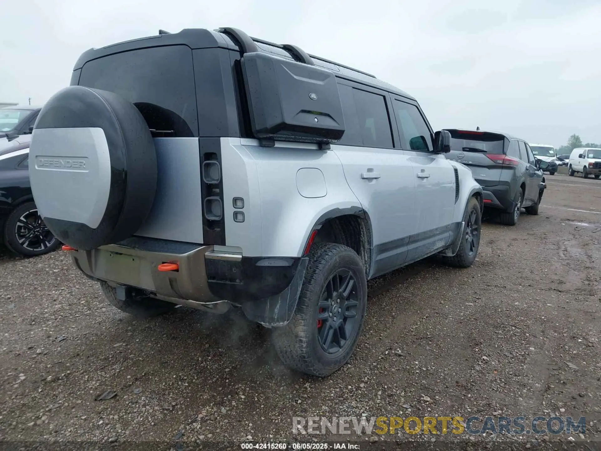 4 fotografías del automóvil dañado SALEX7EU3R2271831 LAND ROVER DEFENDER 2024