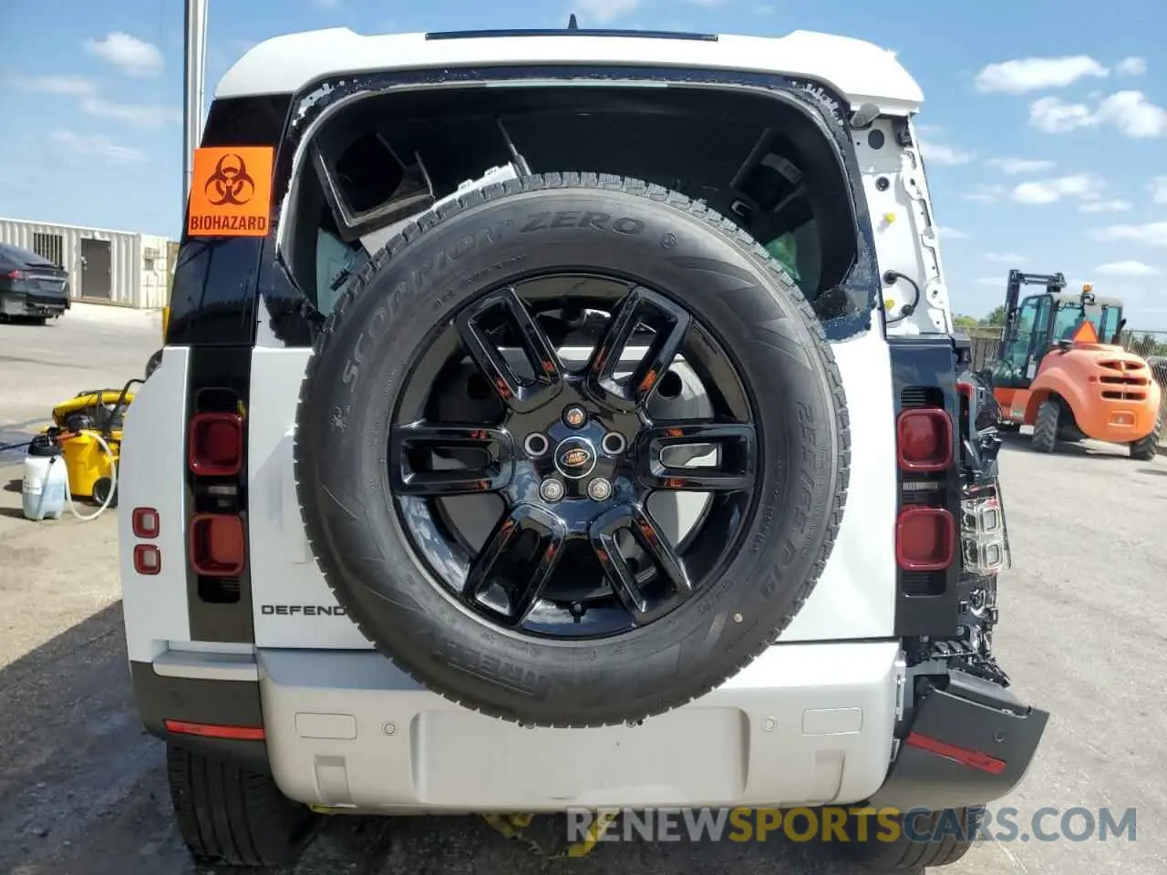 6 fotografías del automóvil dañado SALEJ7EX0S2391376 LAND ROVER DEFENDER 2025