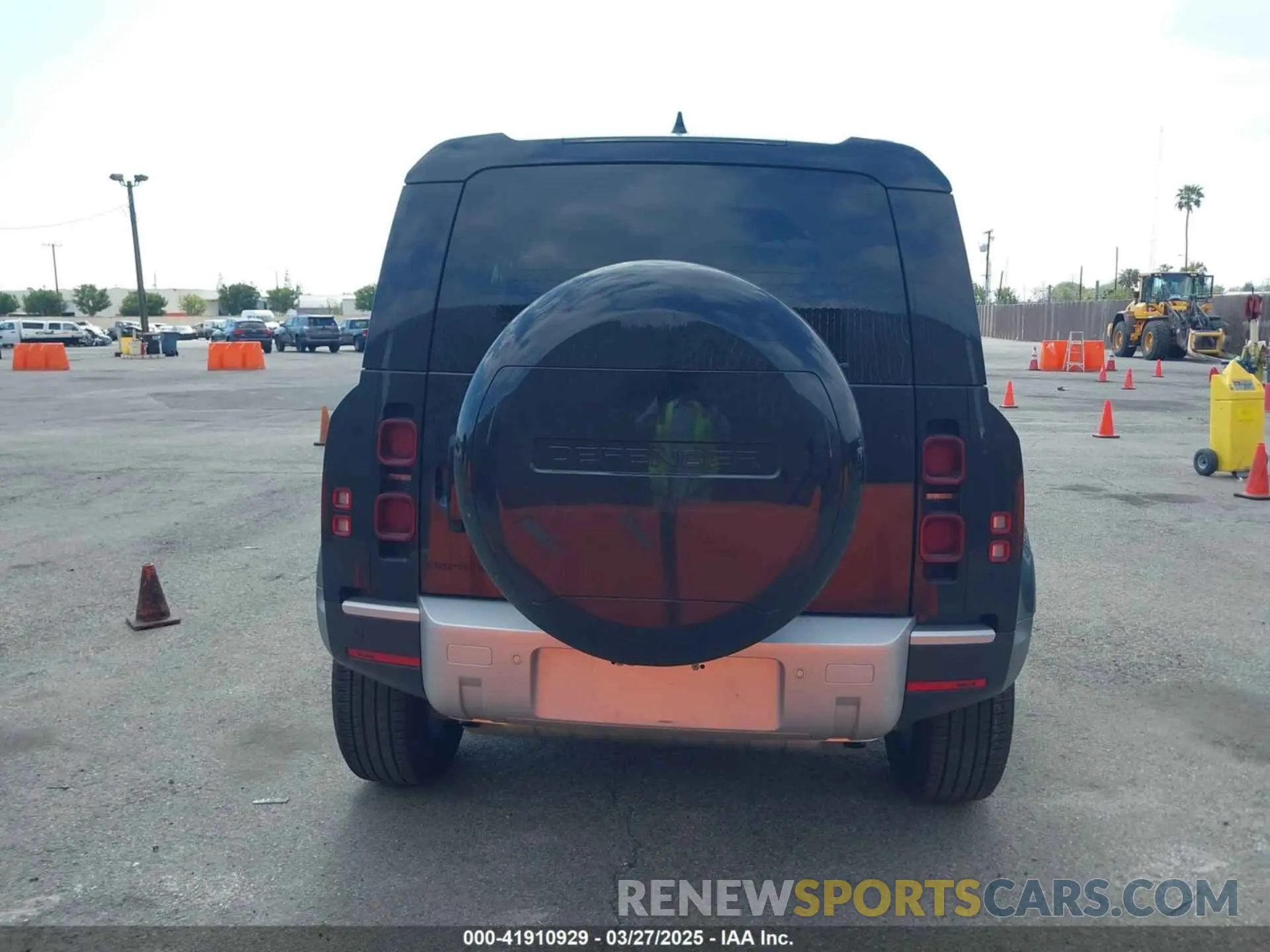 16 fotografías del automóvil dañado SALEJ7EX8S2357959 LAND ROVER DEFENDER 2025