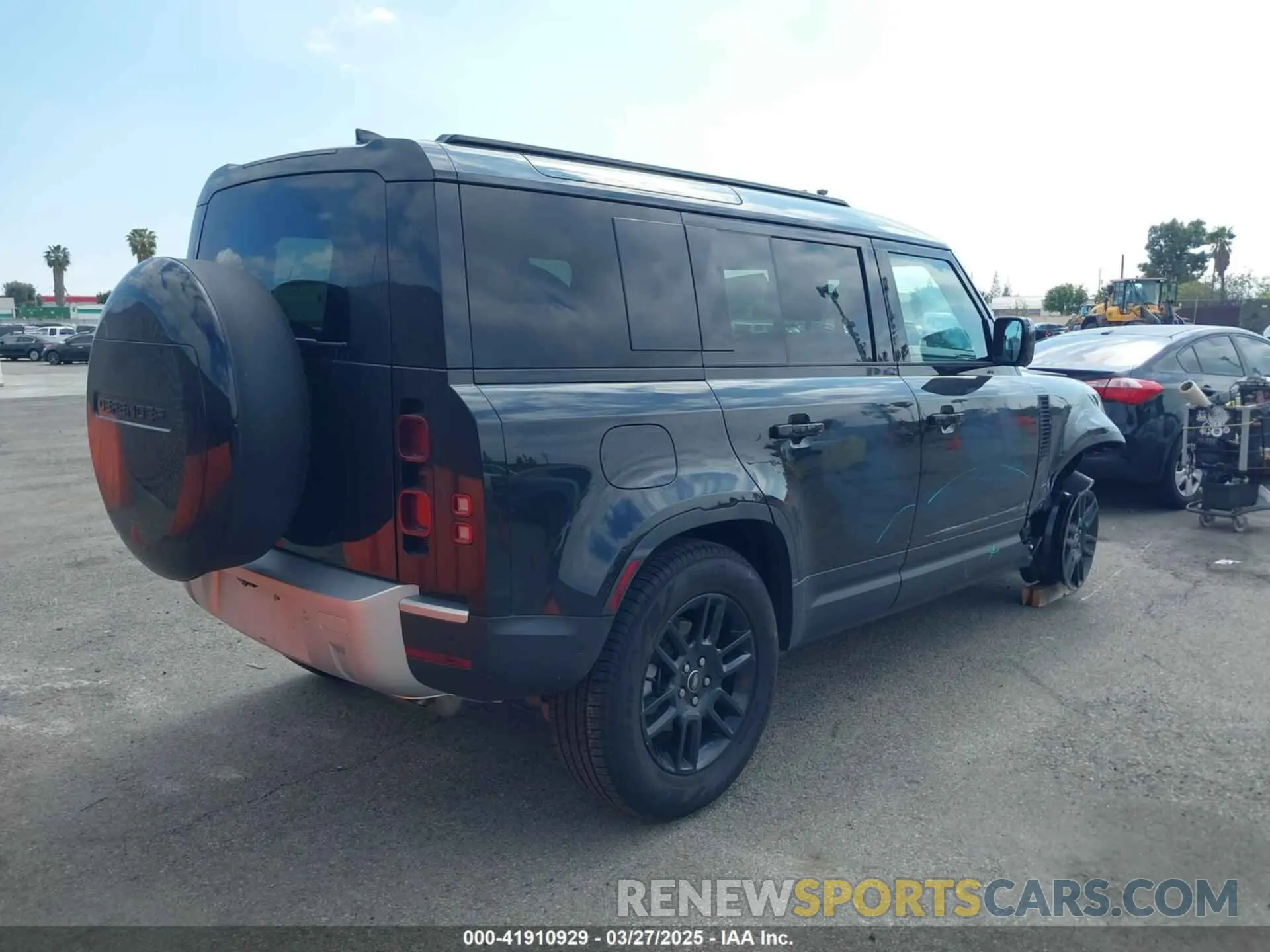 4 fotografías del automóvil dañado SALEJ7EX8S2357959 LAND ROVER DEFENDER 2025