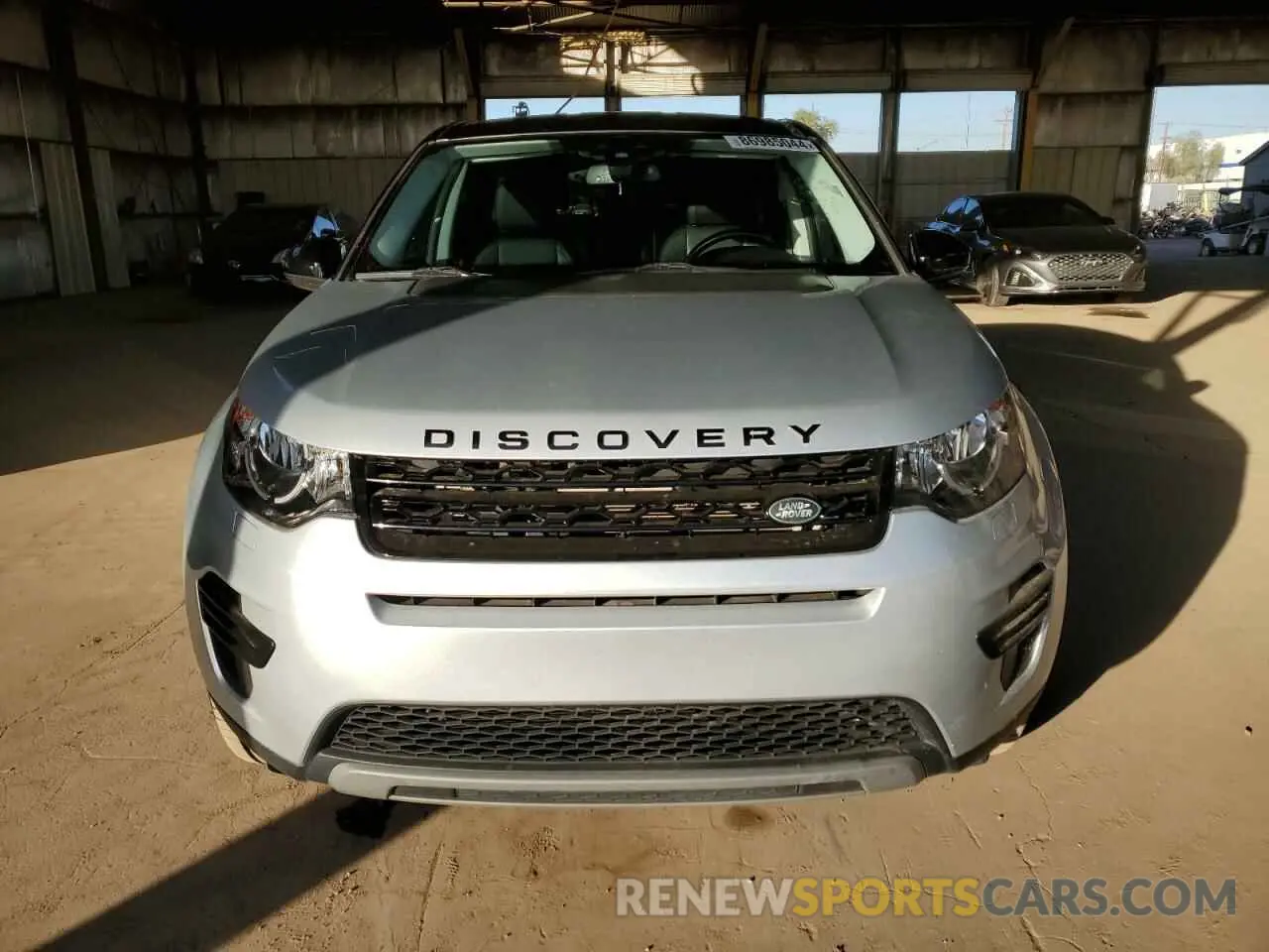 5 fotografías del automóvil dañado SALCP2FX0KH790180 LAND ROVER DISCOVERY 2019