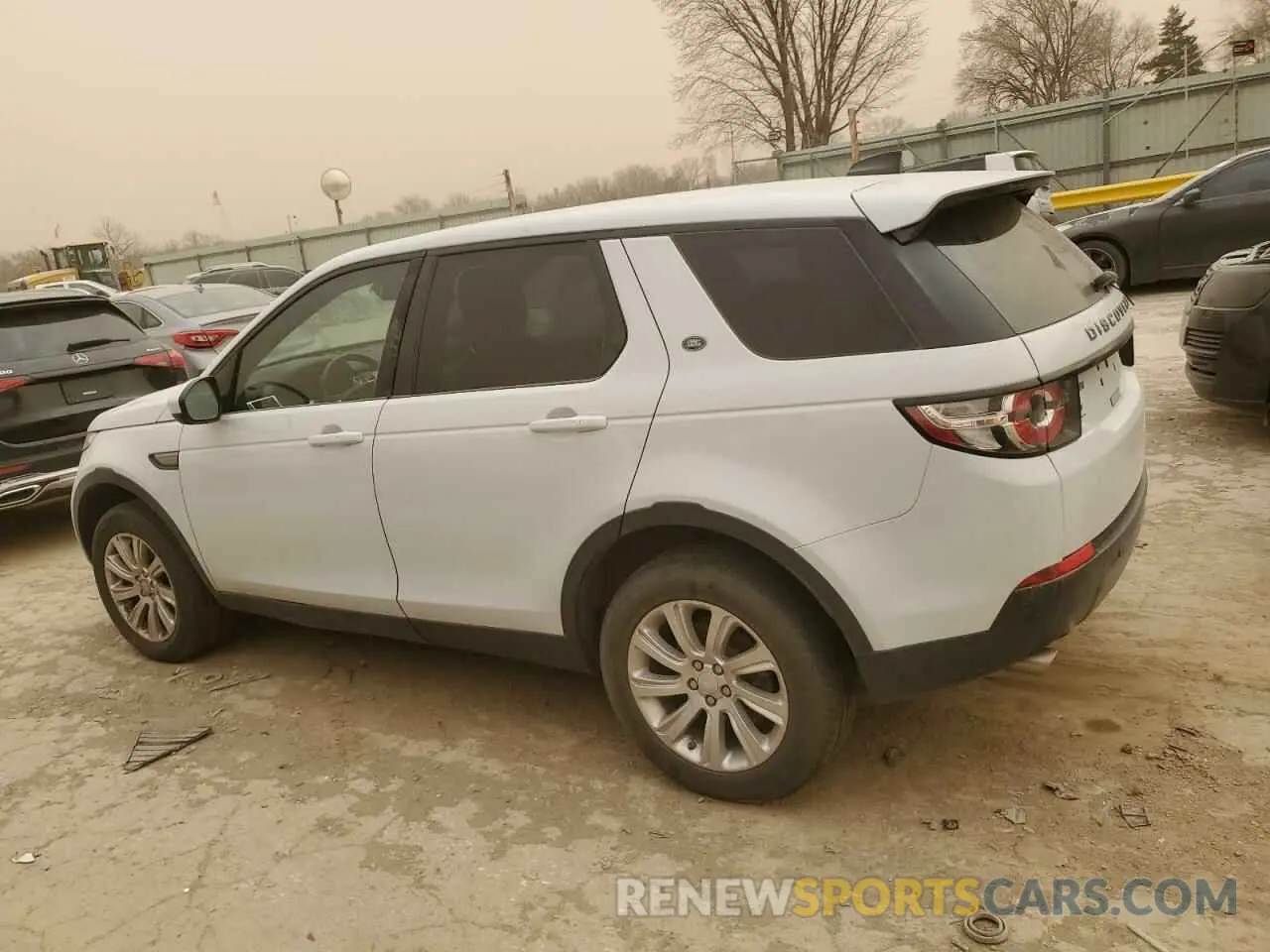2 fotografías del automóvil dañado SALCP2FX0KH814834 LAND ROVER DISCOVERY 2019