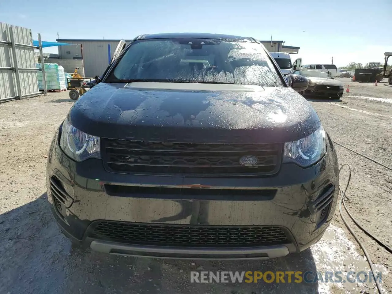 5 fotografías del automóvil dañado SALCP2FX1KH813689 LAND ROVER DISCOVERY 2019