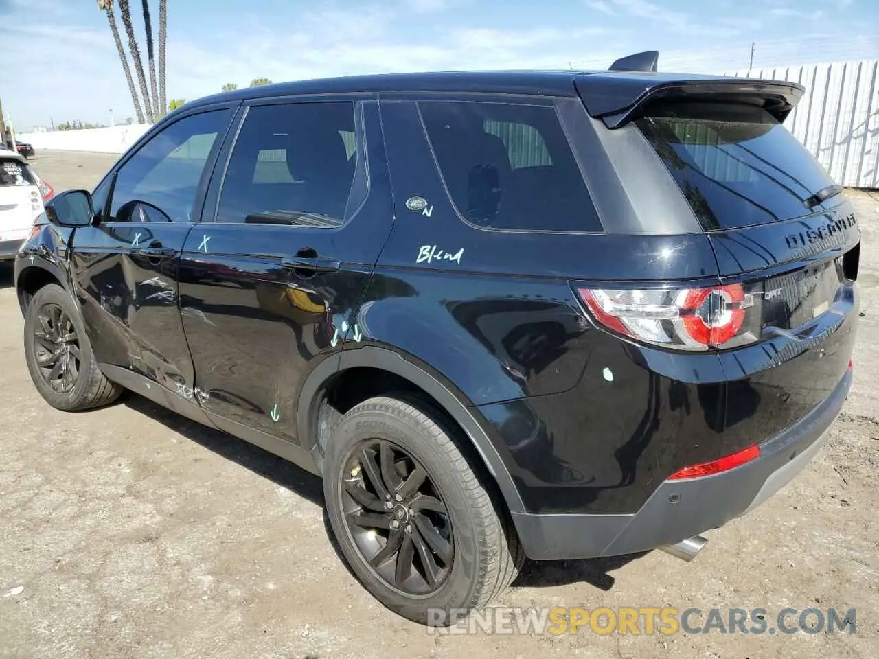 2 fotografías del automóvil dañado SALCP2FX6KH784903 LAND ROVER DISCOVERY 2019