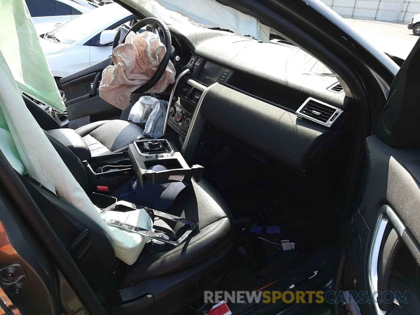 5 fotografías del automóvil dañado SALCP2FXXKH795192 LAND ROVER DISCOVERY 2019