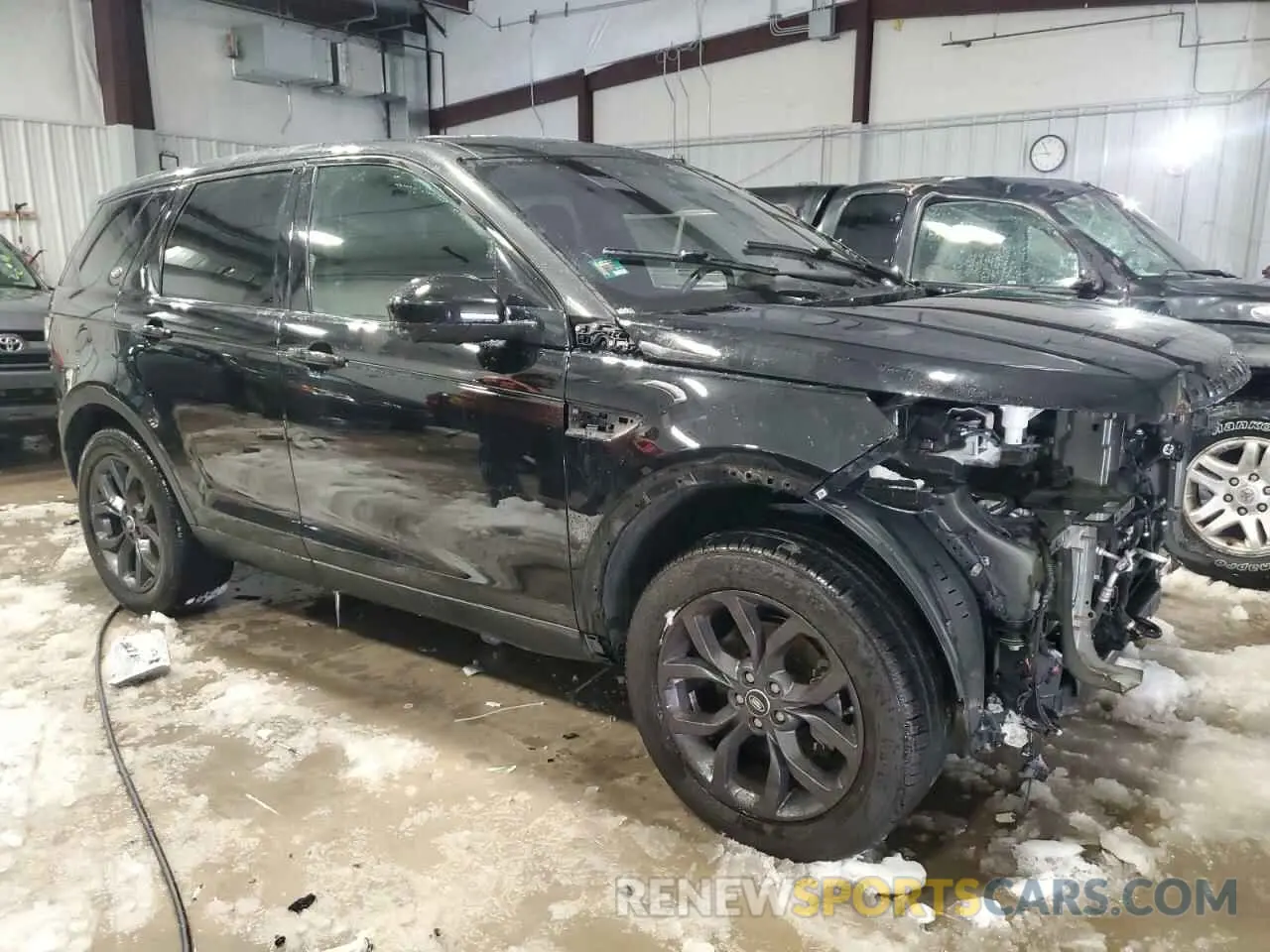 4 fotografías del automóvil dañado SALCR2FX0KH808851 LAND ROVER DISCOVERY 2019