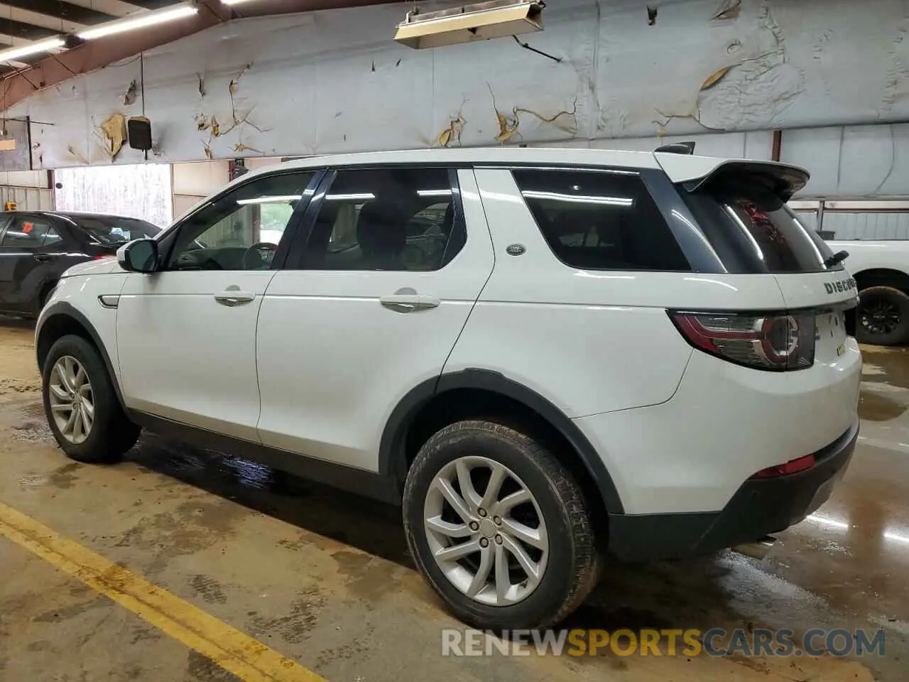 2 fotografías del automóvil dañado SALCR2FX5KH784305 LAND ROVER DISCOVERY 2019