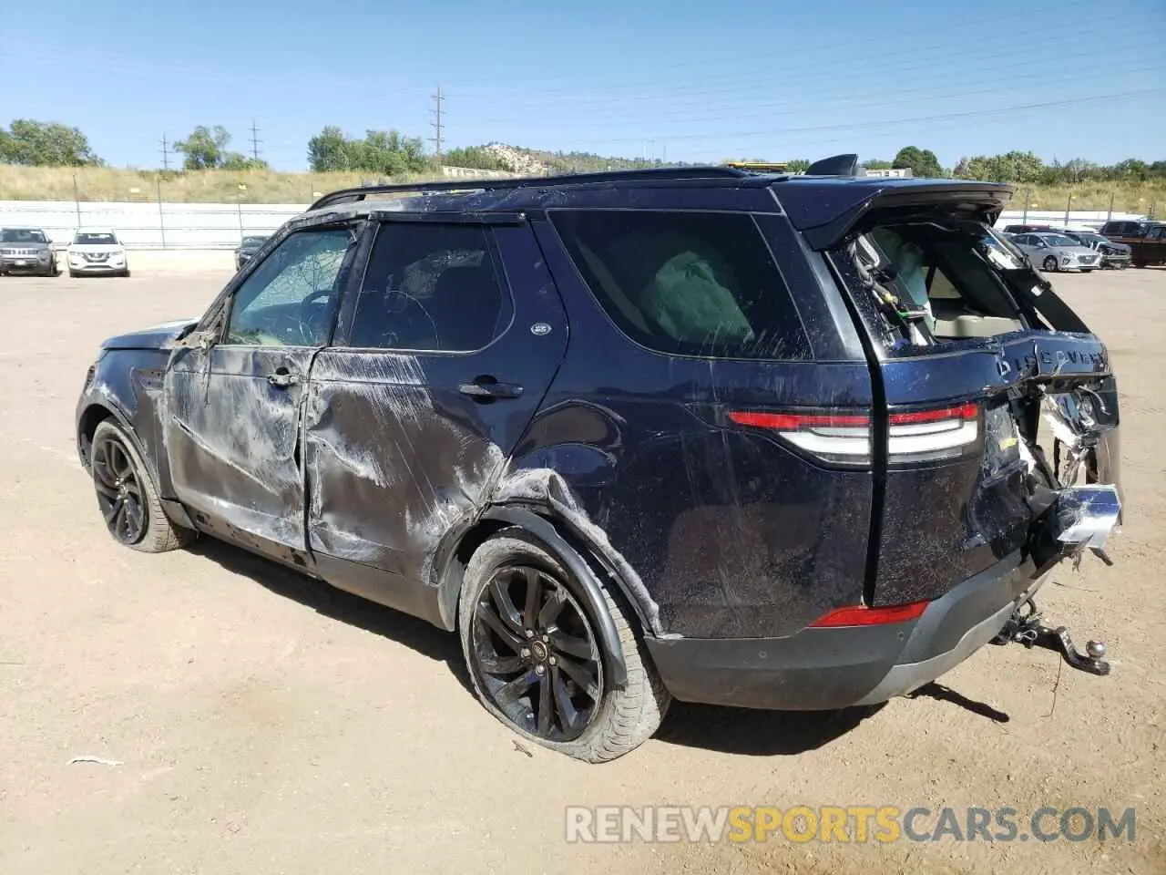 2 fotografías del automóvil dañado SALRG2RV1K2401649 LAND ROVER DISCOVERY 2019