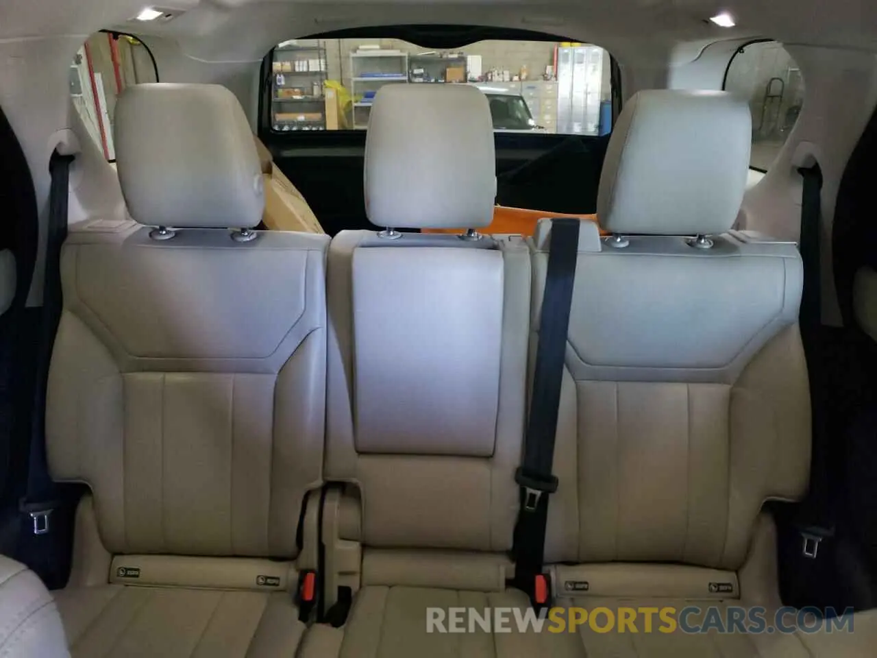 10 fotografías del automóvil dañado SALRG2RV4KA094368 LAND ROVER DISCOVERY 2019
