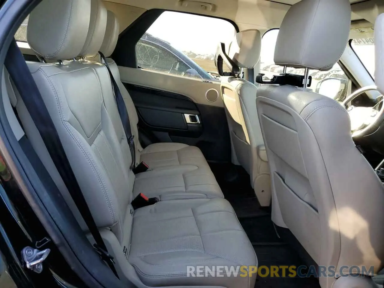 11 fotografías del automóvil dañado SALRG2RV5KA086327 LAND ROVER DISCOVERY 2019