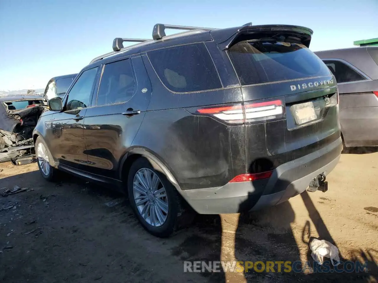 2 fotografías del automóvil dañado SALRG2RV5KA086327 LAND ROVER DISCOVERY 2019