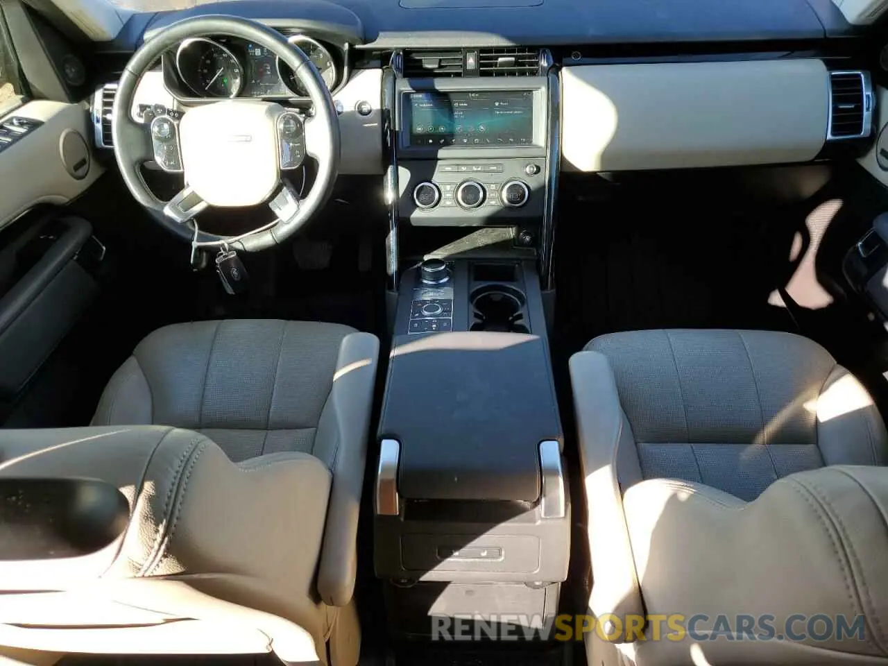 8 fotografías del automóvil dañado SALRG2RV5KA086327 LAND ROVER DISCOVERY 2019