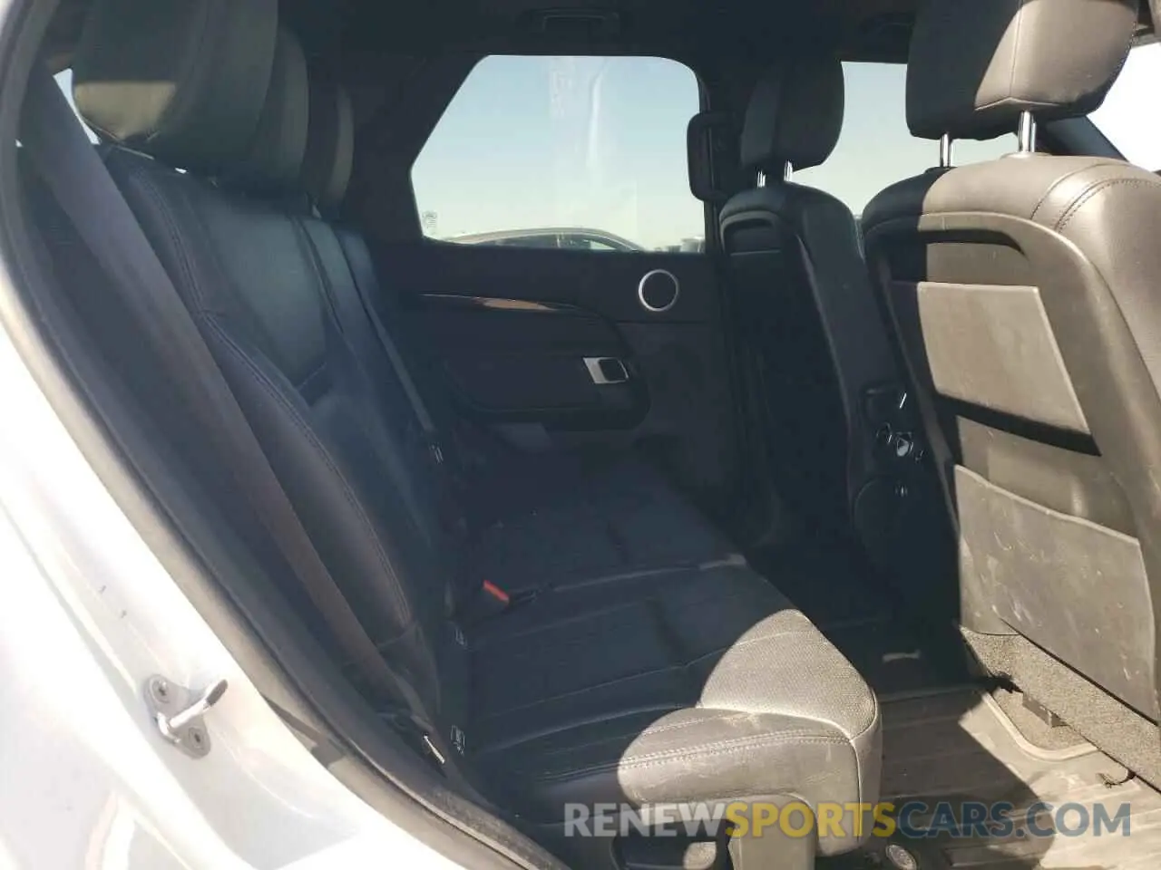 10 fotografías del automóvil dañado SALRG2RV7K2401414 LAND ROVER DISCOVERY 2019