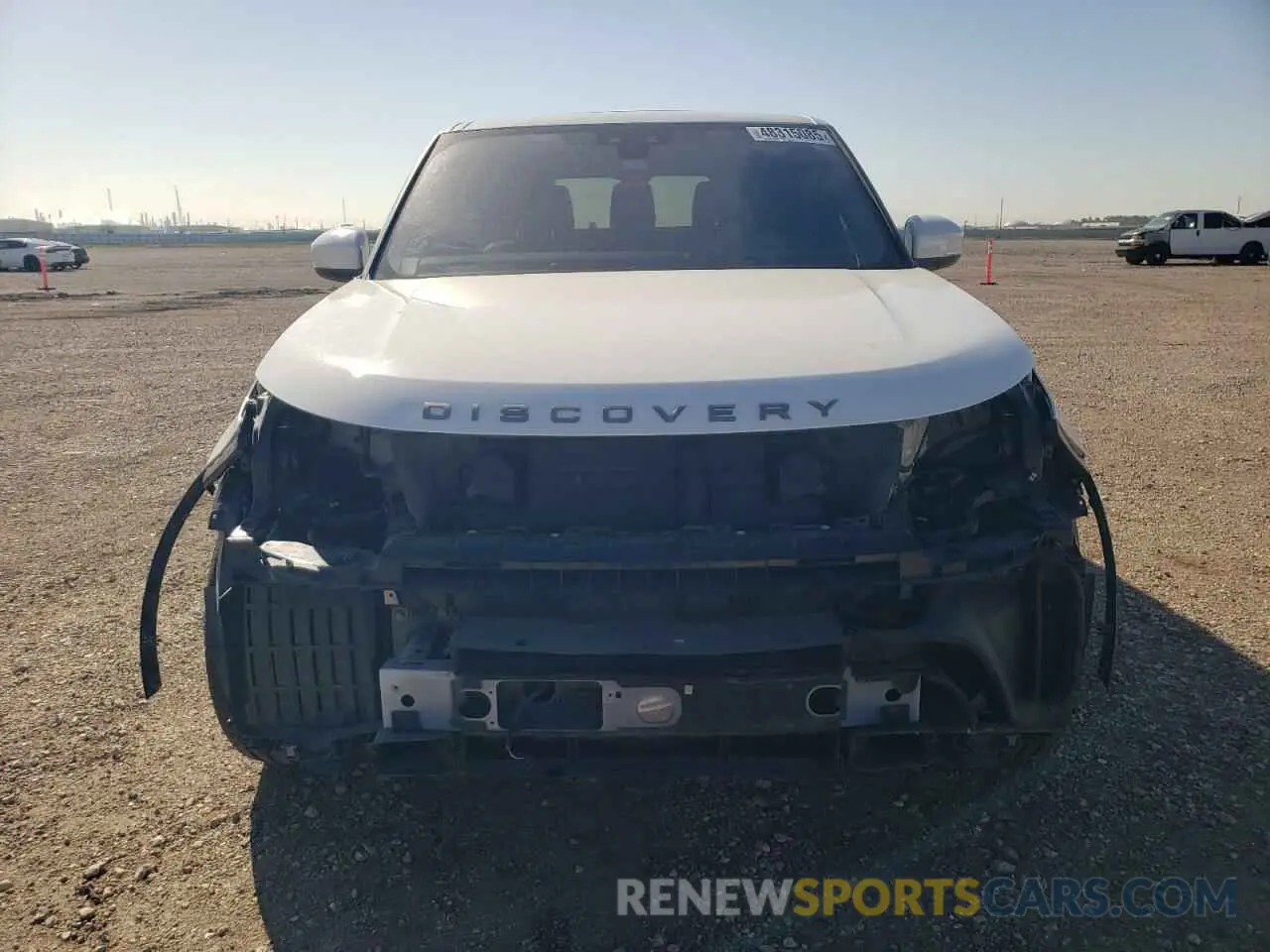 5 fotografías del automóvil dañado SALRG2RV7K2401414 LAND ROVER DISCOVERY 2019