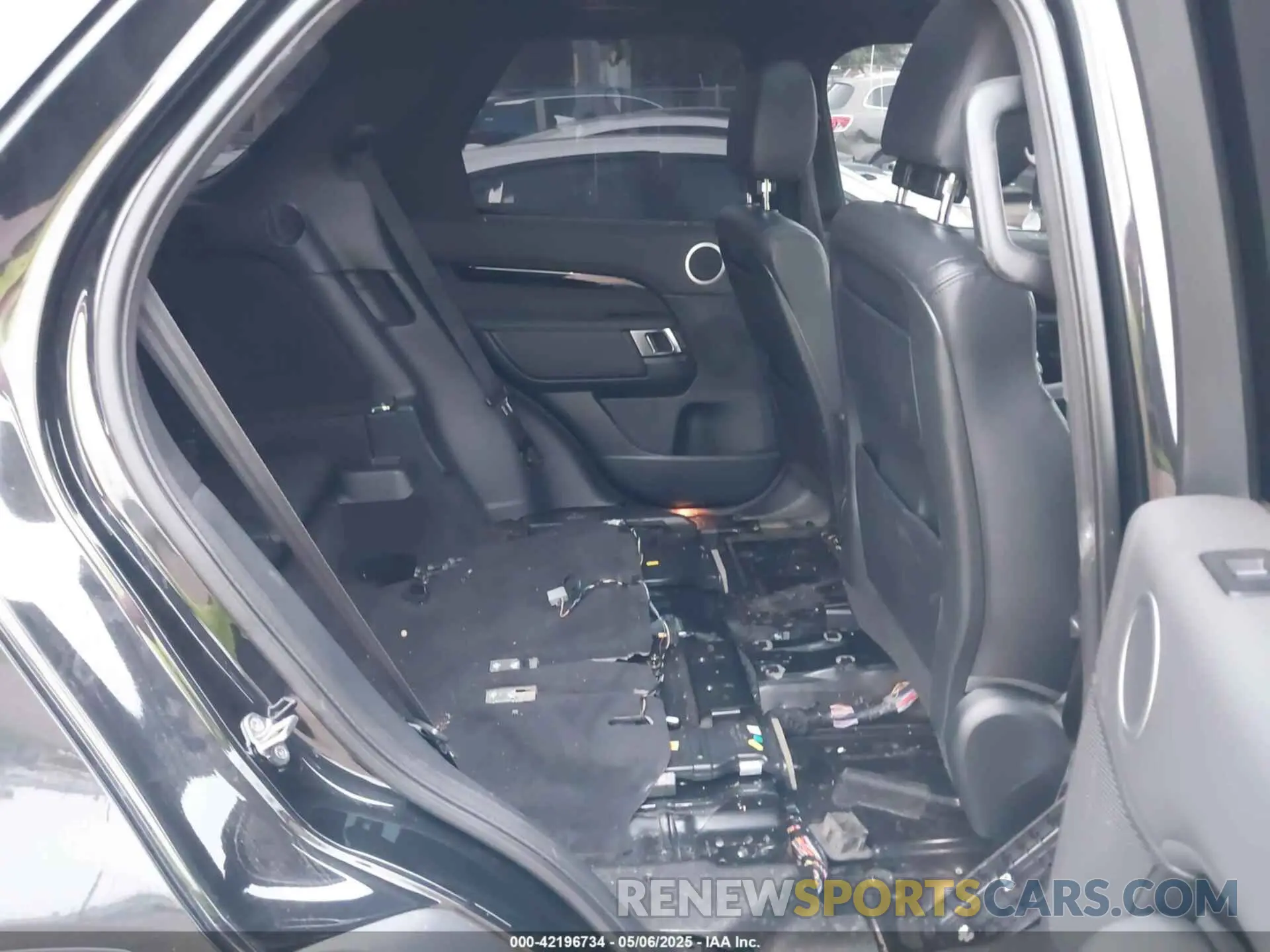 8 fotografías del automóvil dañado SALRG2RV9K2400992 LAND ROVER DISCOVERY 2019