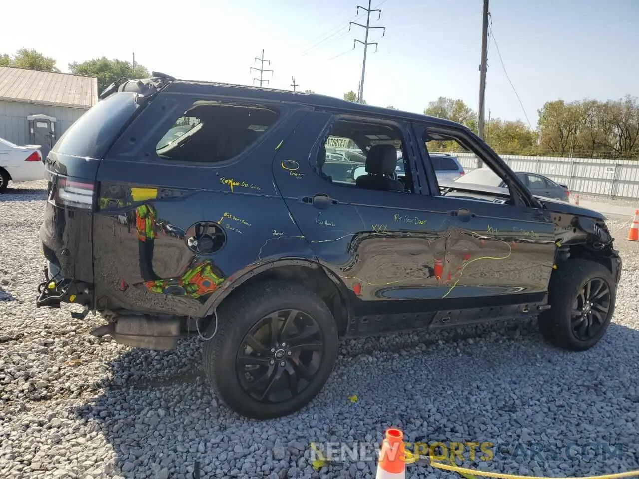 3 fotografías del automóvil dañado SALRG2RV9K2413967 LAND ROVER DISCOVERY 2019