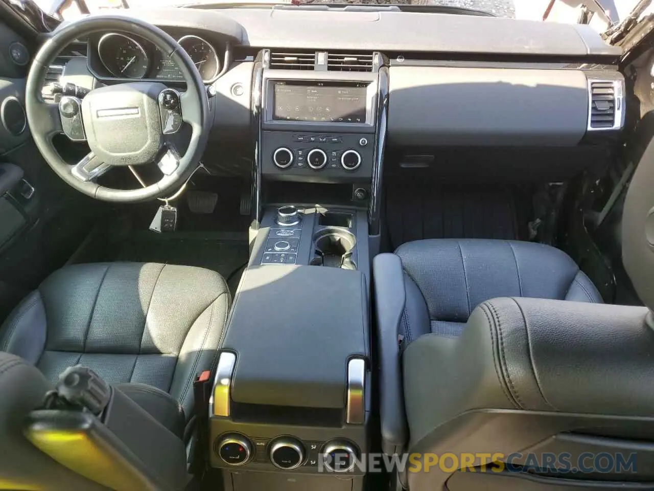 8 fotografías del automóvil dañado SALRG2RV9K2413967 LAND ROVER DISCOVERY 2019