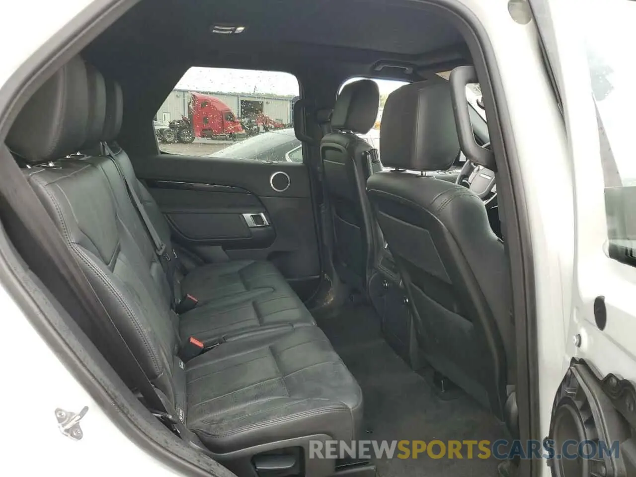 10 fotografías del automóvil dañado SALRG2RV9KA093653 LAND ROVER DISCOVERY 2019
