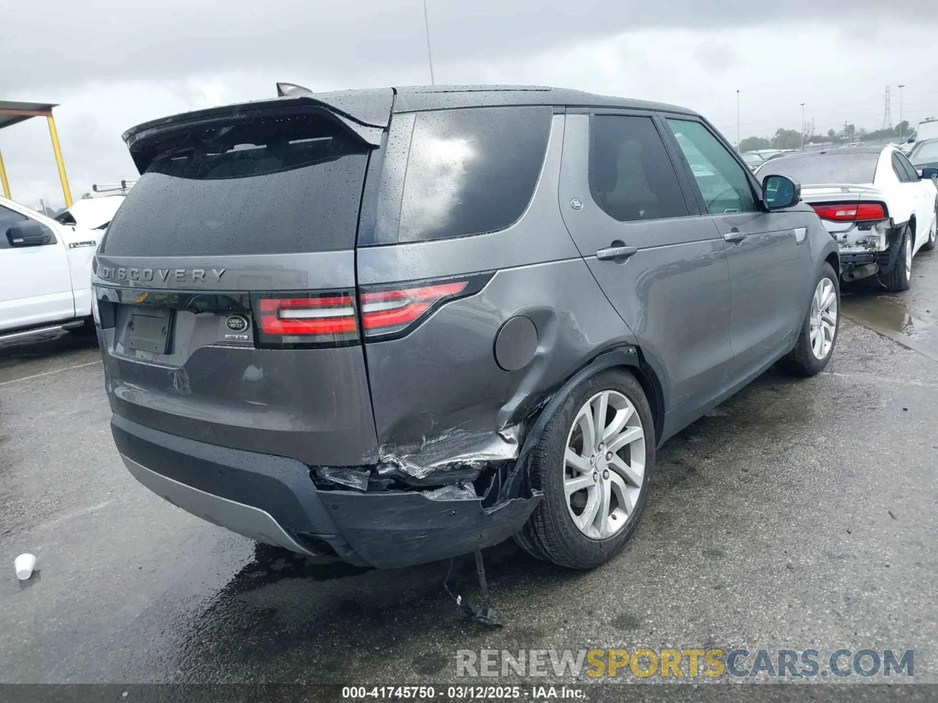 4 fotografías del automóvil dañado SALRR2RV6K2407117 LAND ROVER DISCOVERY 2019
